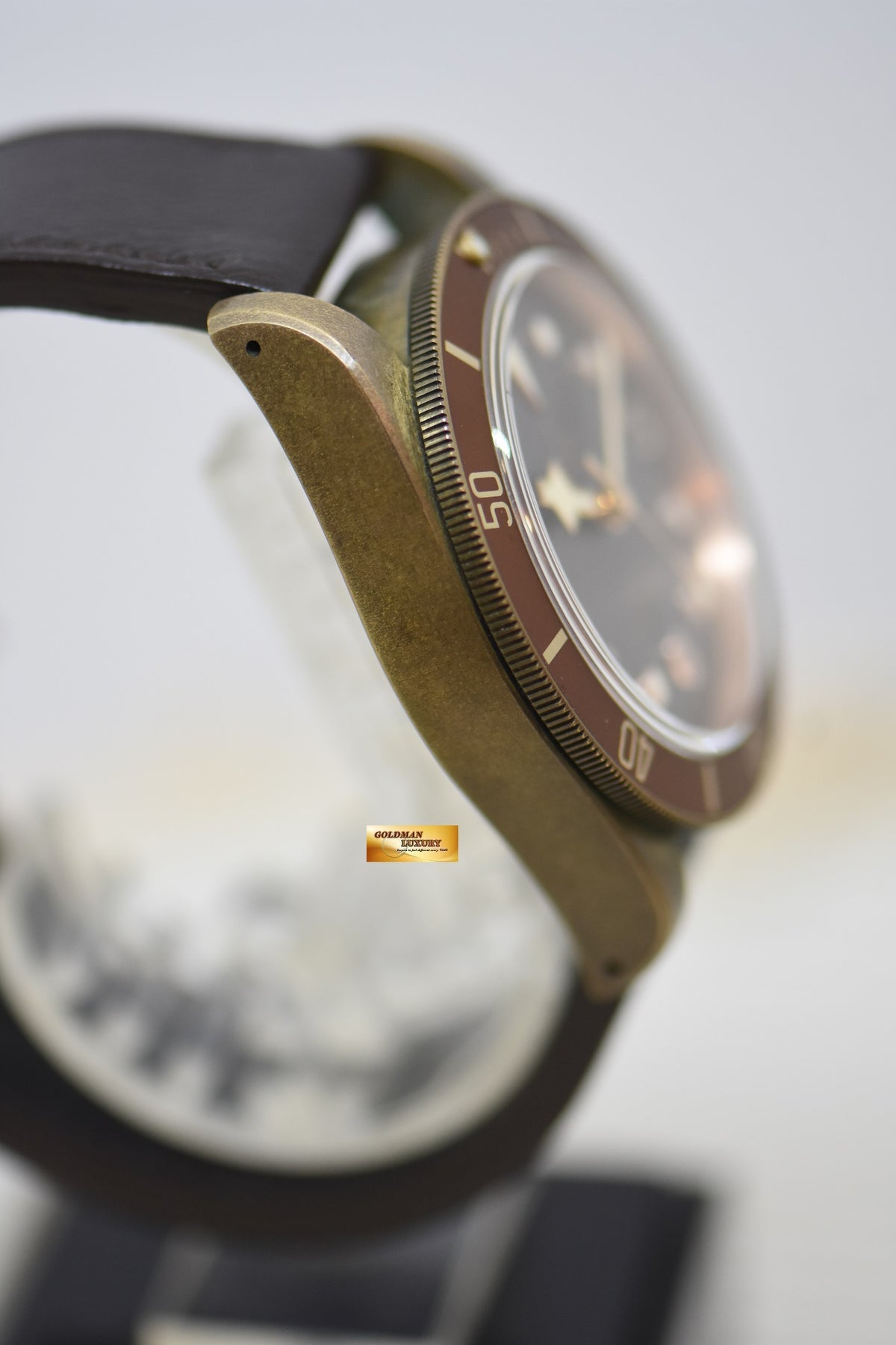 [SOLD] TUDOR BLACK BAY HERITAGE BRONZE 41mm BROWN DIAL IN LEATHER STRAP AUTOMATIC 79250BM (NEAR MINT)