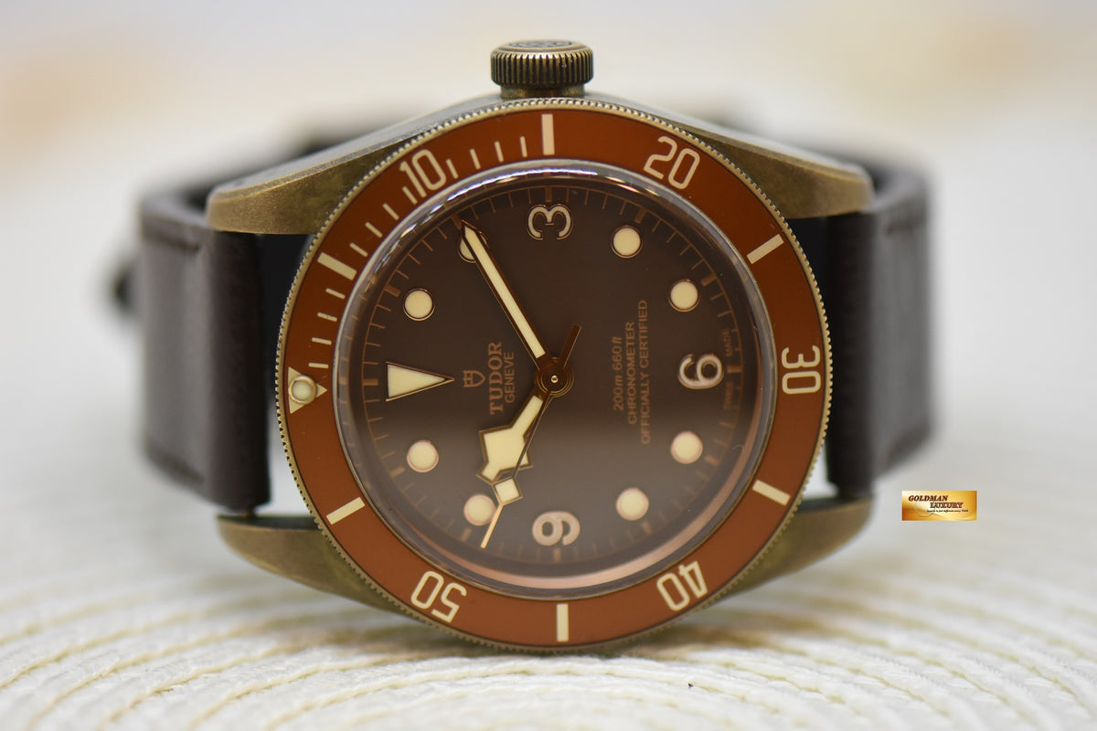 [SOLD] TUDOR BLACK BAY HERITAGE BRONZE 41mm BROWN DIAL IN LEATHER STRAP AUTOMATIC 79250BM (NEAR MINT)