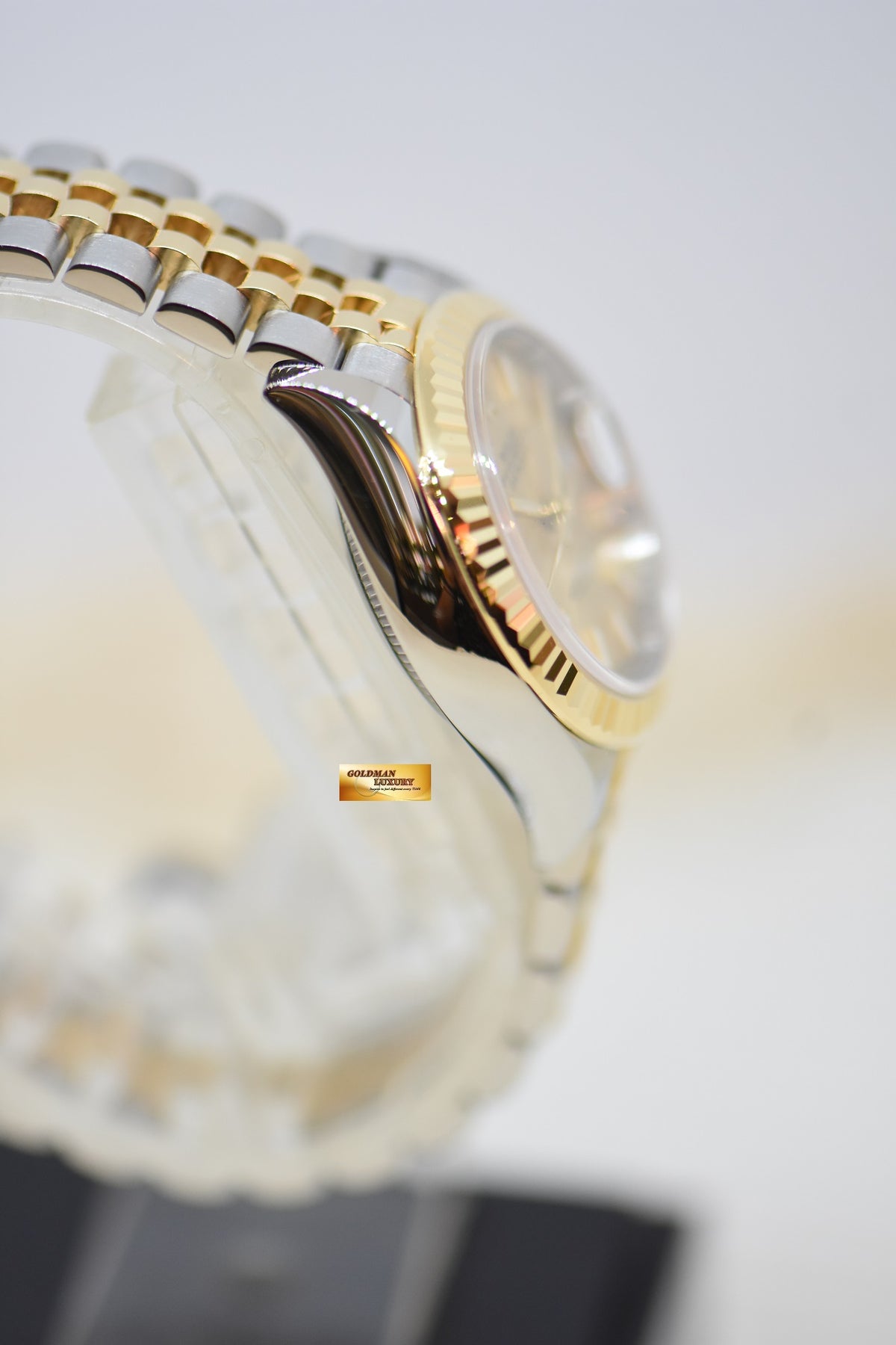 [SOLD] ROLEX OYSTER PERPETUAL DATEJUST 28mm YELLOW GOLD / STEEL IN JUBILEE BRACELET GOLD DIAL 279173 (NEW-UNWORN)