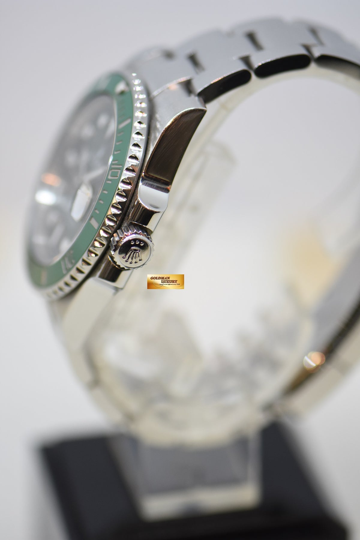 [SOLD] ROLEX OYSTER SUBMARINER 40mm “GREEN HULK” STEEL IN OYSTER BRACELET GREEN DIAL CERAMIC BEZEL 116610LV (MINT)