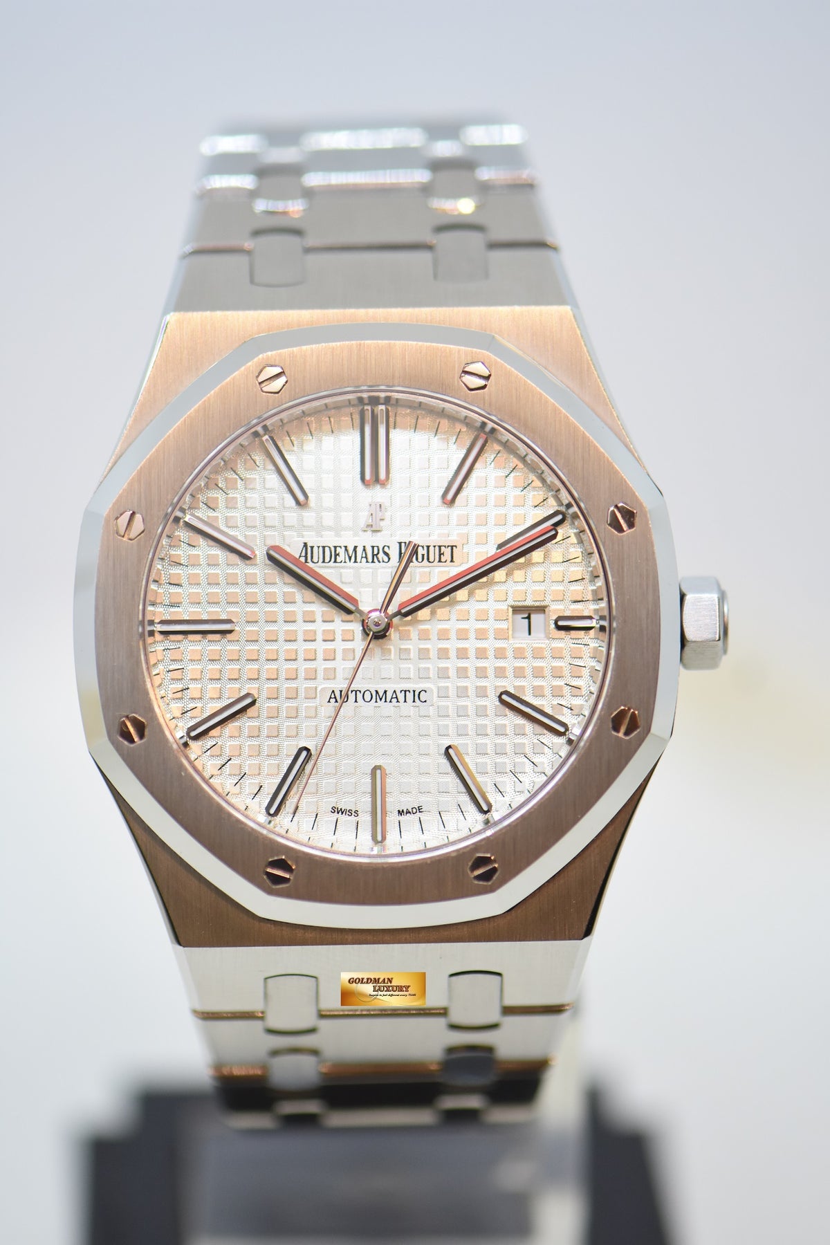 [SOLD] AUDEMARS PIGUET ROYAL OAK 41mm STEEL BRACELET WHITE DIAL AUTOMATIC 15400ST (UNPOLISHED-MINT)