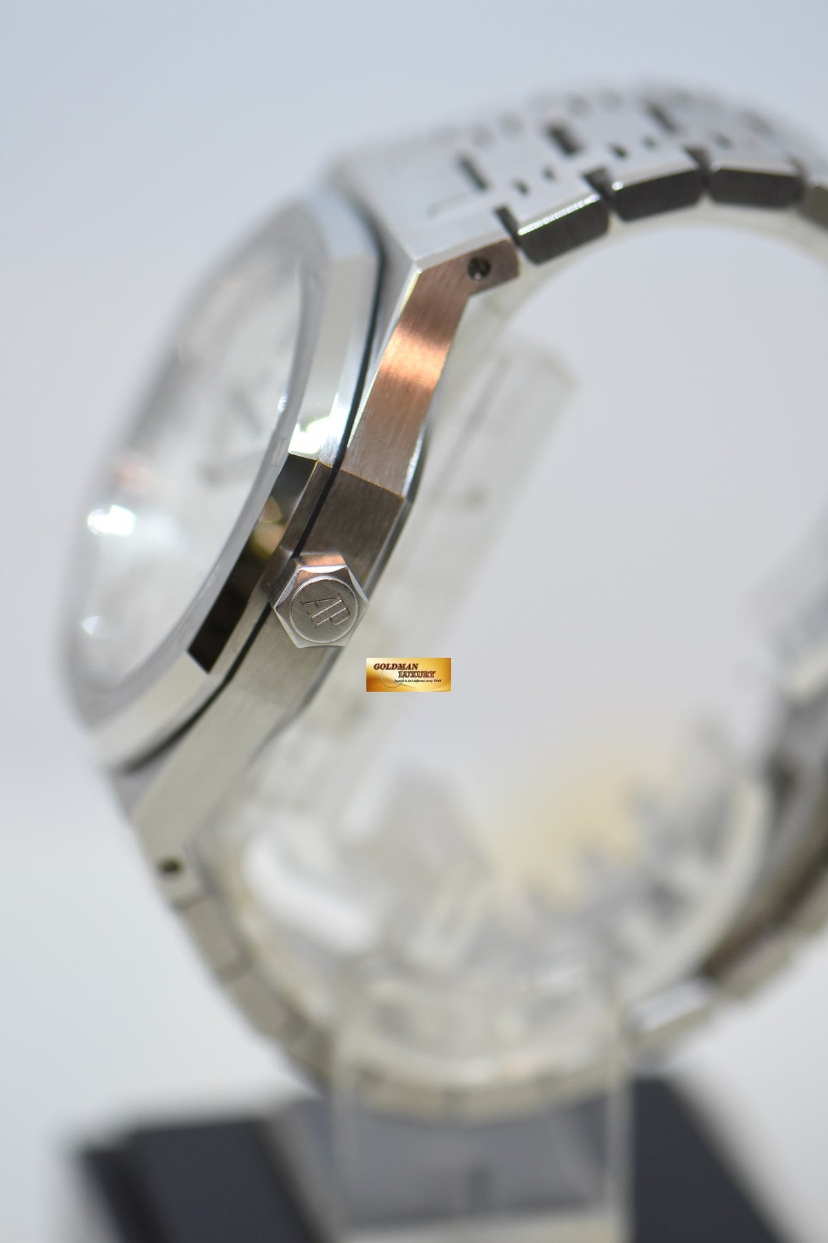 [SOLD] AUDEMARS PIGUET ROYAL OAK 41mm STEEL BRACELET WHITE DIAL AUTOMATIC 15400ST (UNPOLISHED-MINT)