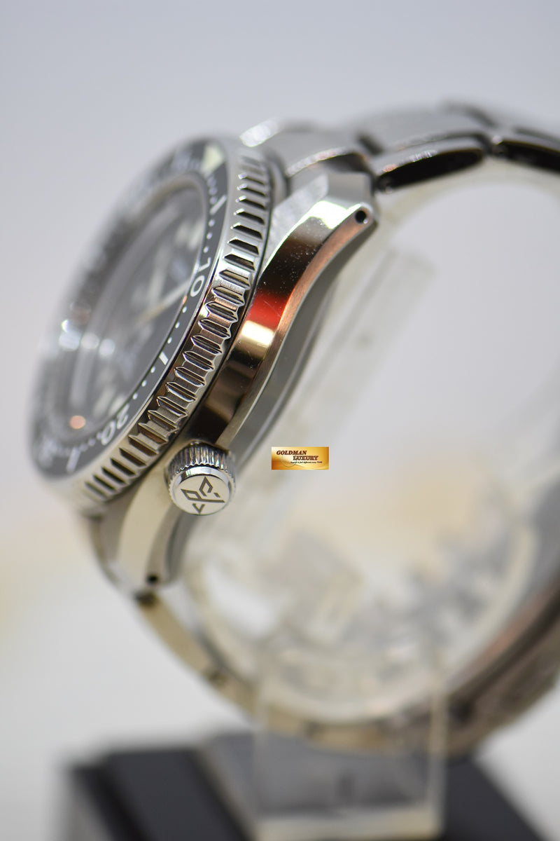 products/GML3457-SeikoProspexMarinemasterProDiver300mSteel44mmBlackSDBX023-3.jpg