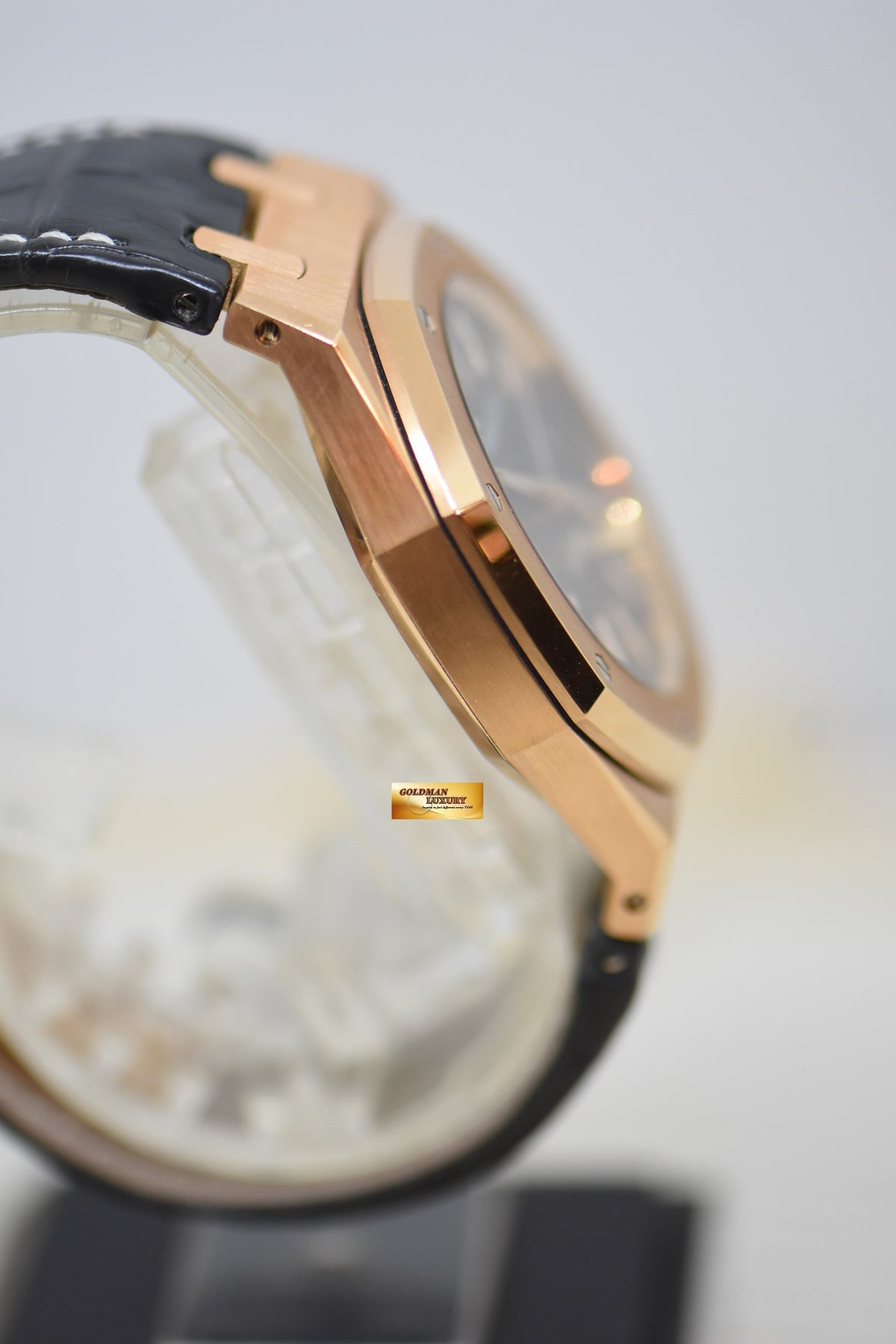 [SOLD] AUDEMARS PIGUET ROYAL OAK 39mm ROSE GOLD IN LEATHER STRAP BLACK DIAL AUTOMATIC 15300OR (MINT)