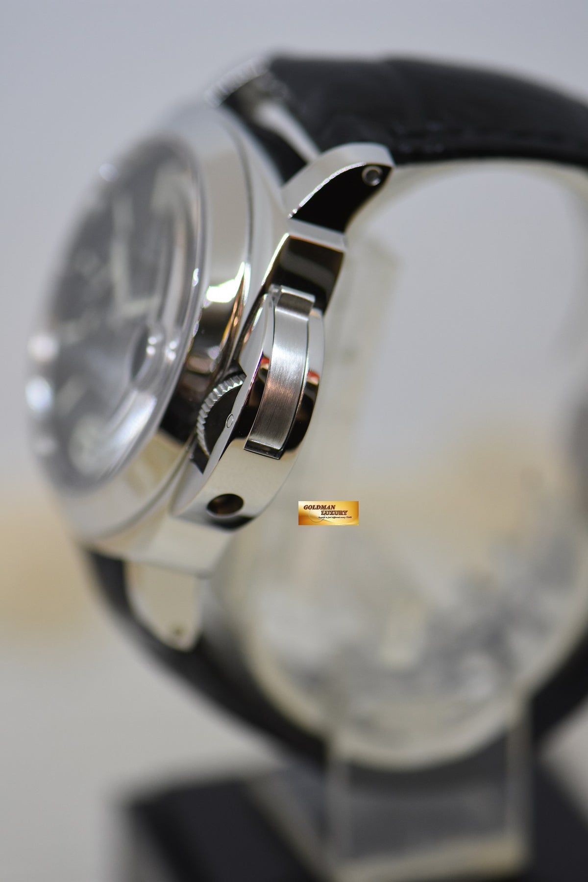 [SOLD] PANERAI LUMINOR MARINA 44mm STEEL IN LEATHER BLACK DIAL AUTOMATIC PAM 104 (MINT)