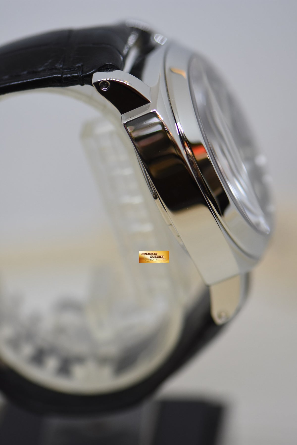 [SOLD] PANERAI LUMINOR MARINA 44mm STEEL IN LEATHER BLACK DIAL AUTOMATIC PAM 104 (MINT)