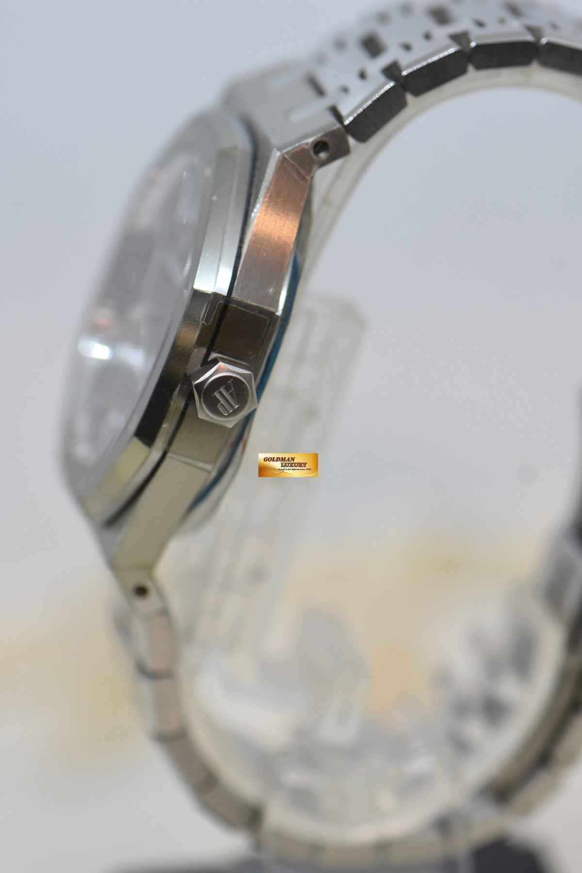 [SOLD] AUDEMARS PIGUET ROYAL OAK 41mm STEEL BRACELET BLACK DIAL AUTOMATIC 15400ST (NOS) (STICKERS STILL ON)