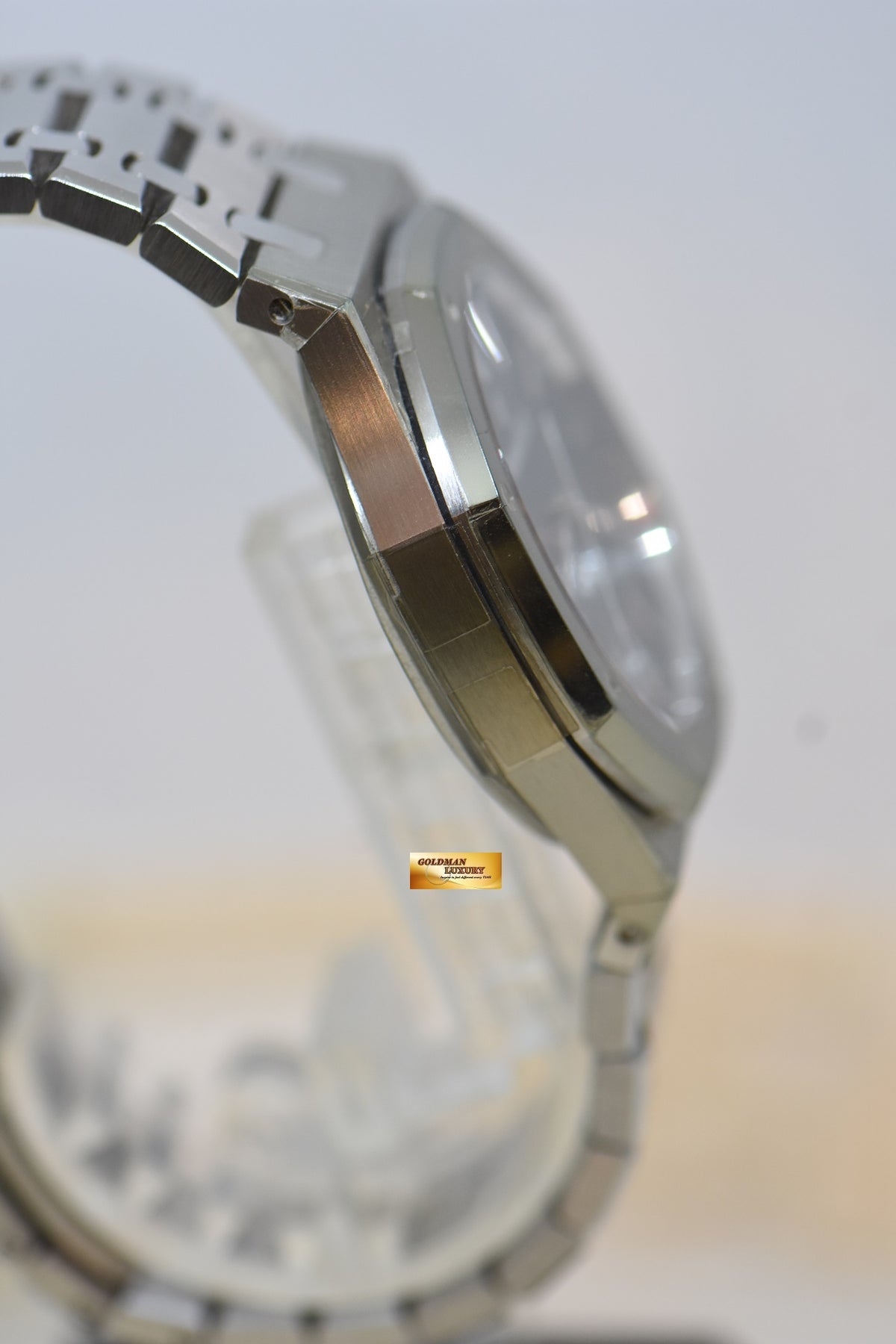 [SOLD] AUDEMARS PIGUET ROYAL OAK 41mm STEEL BRACELET BLACK DIAL AUTOMATIC 15400ST (NOS) (STICKERS STILL ON)