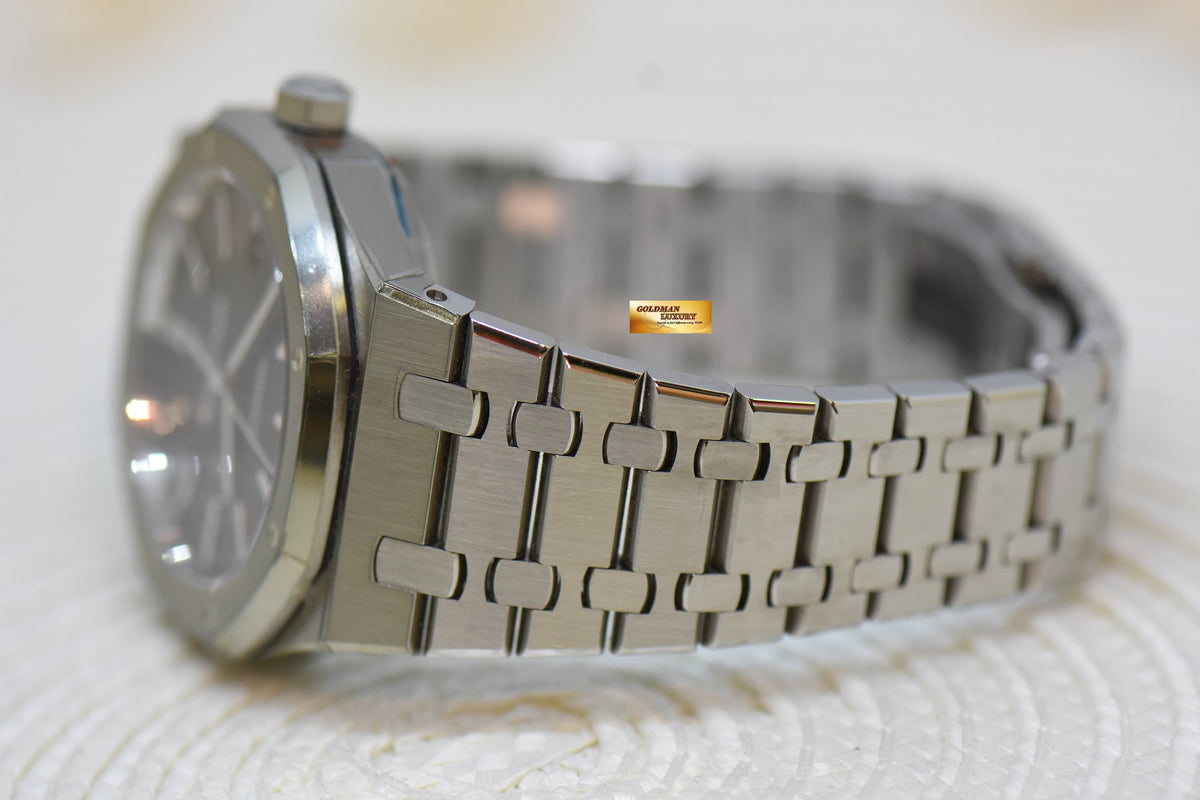[SOLD] AUDEMARS PIGUET ROYAL OAK 41mm STEEL BRACELET BLACK DIAL AUTOMATIC 15400ST (NOS) (STICKERS STILL ON)