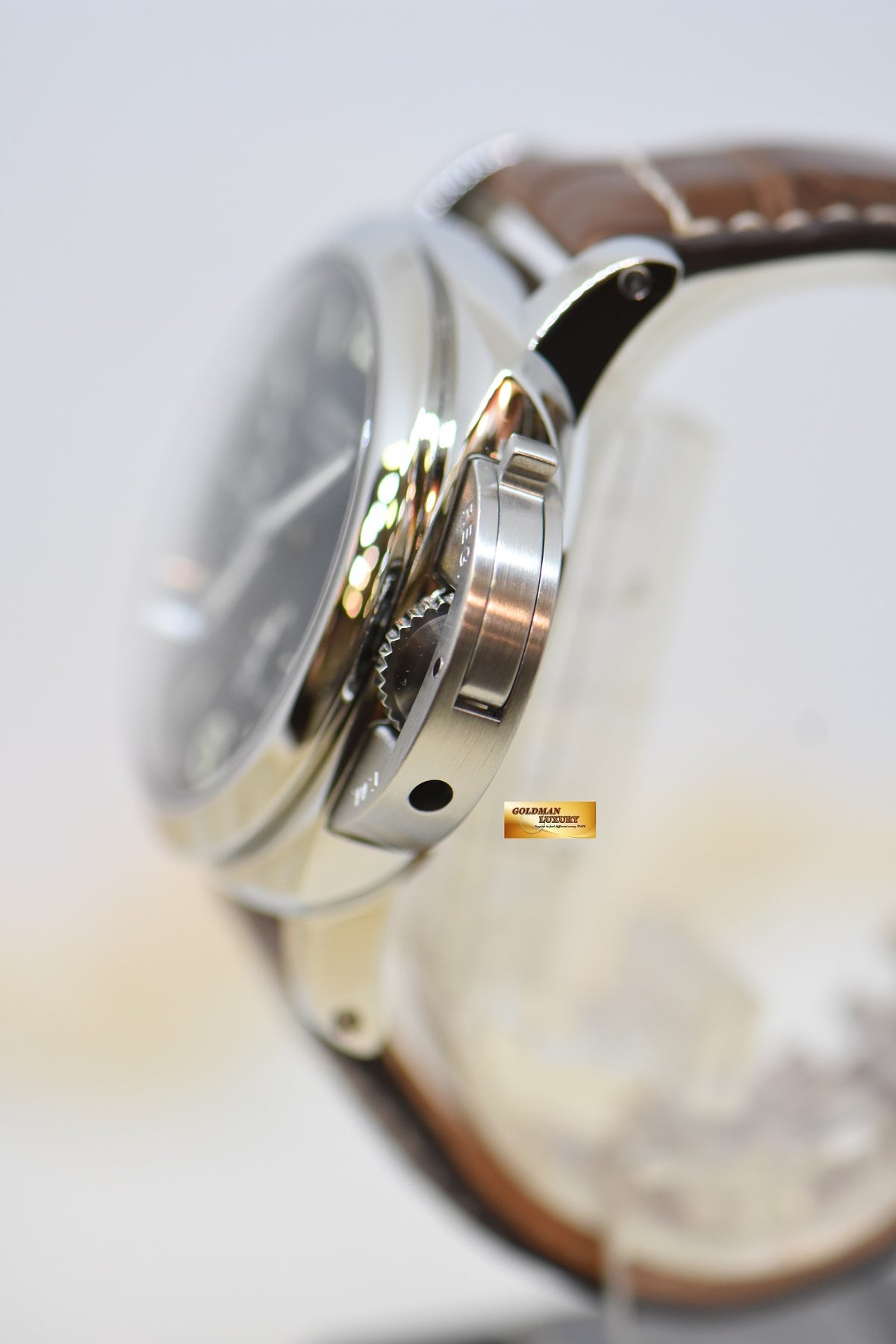 [SOLD] PANERAI LUMINOR 1950 42mm GMT 3 DAYS POWER RESERVE STEEL IN LEATHER P.9002 HOBNAIL DIAL AUTOMATIC PAM 537 (MINT)