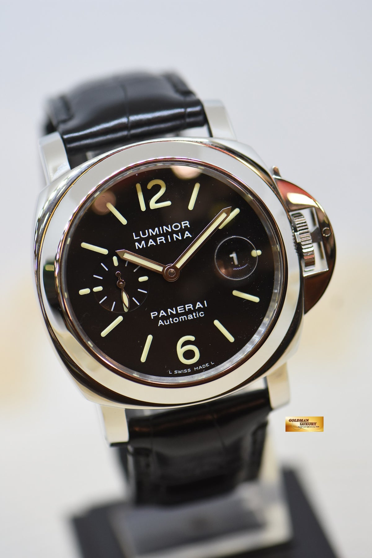[SOLD] PANERAI LUMINOR MARINA 44mm STEEL IN LEATHER BLACK DIAL AUTOMATIC PAM 104 (MINT)