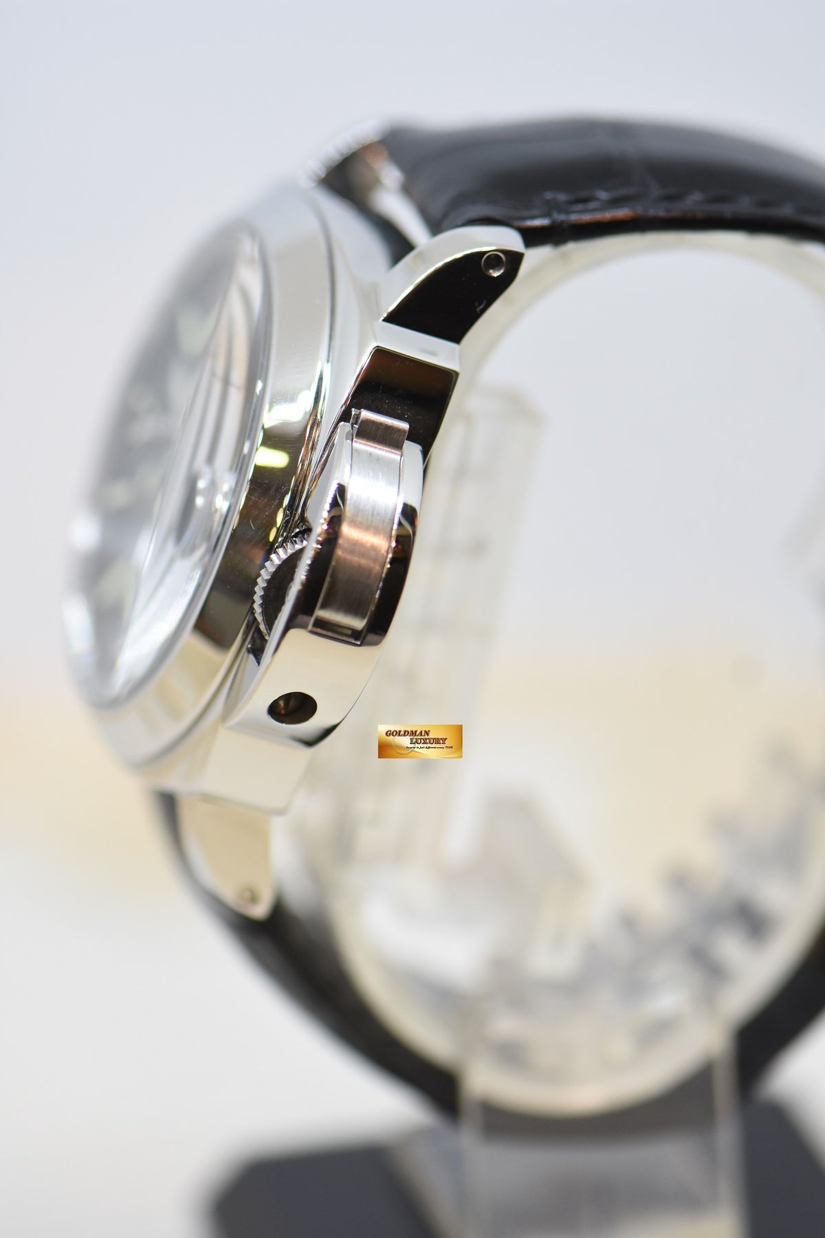 [SOLD] PANERAI LUMINOR MARINA 44mm STEEL IN LEATHER BLACK DIAL AUTOMATIC PAM 104 (MINT)