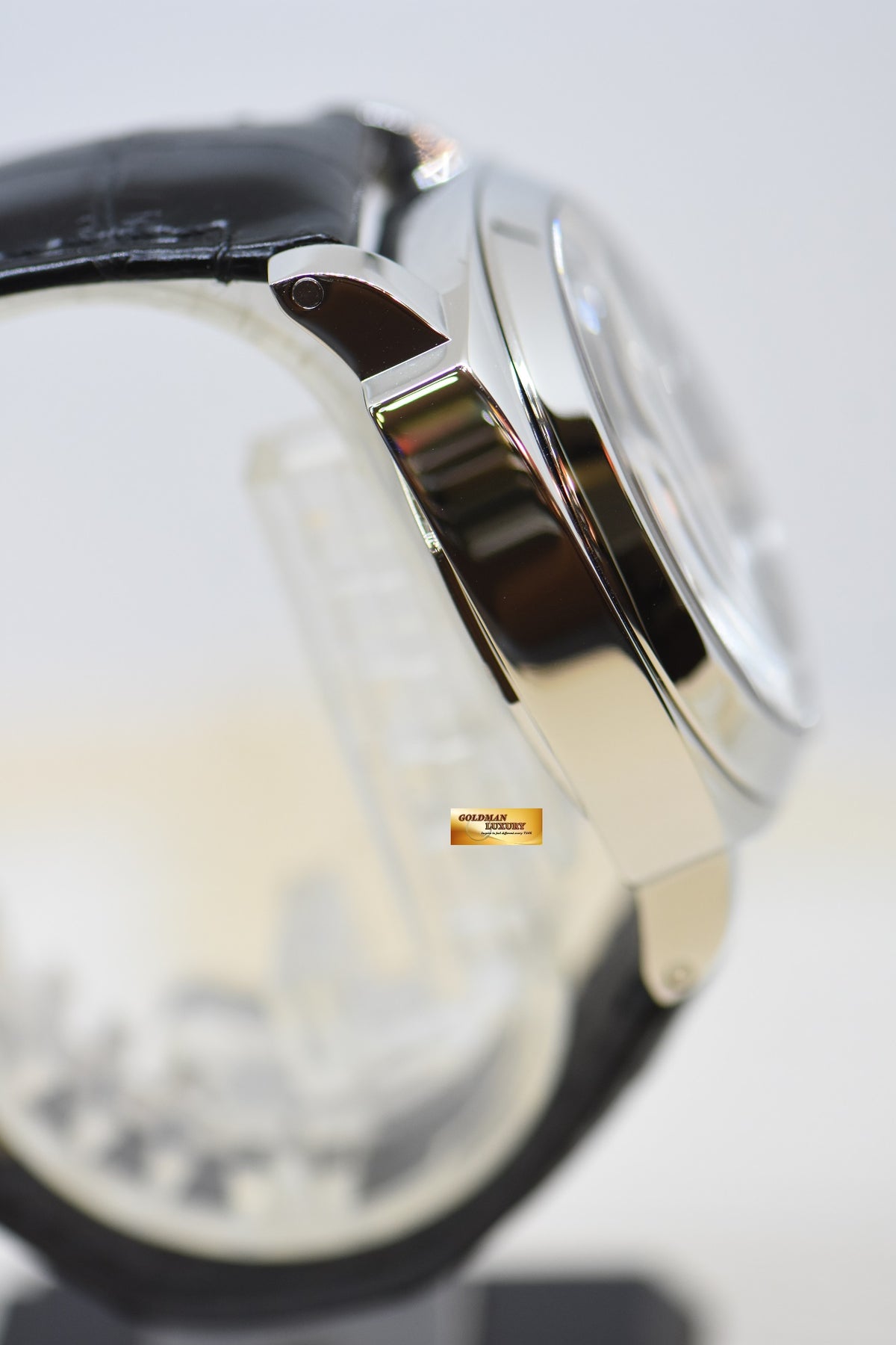 [SOLD] PANERAI LUMINOR MARINA 44mm STEEL IN LEATHER BLACK DIAL AUTOMATIC PAM 104 (MINT)