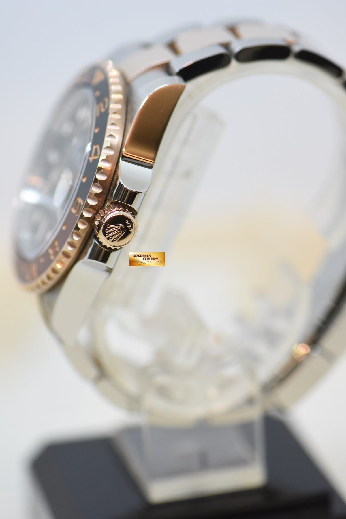 [SOLD] ROLEX OYSTER PERPETUAL GMT-MASTER II “ROOT-BEER” CERAMIC BROWN BEZEL EVEROSE GOLD / STEEL BRACELET 126711CHNR (MINT)