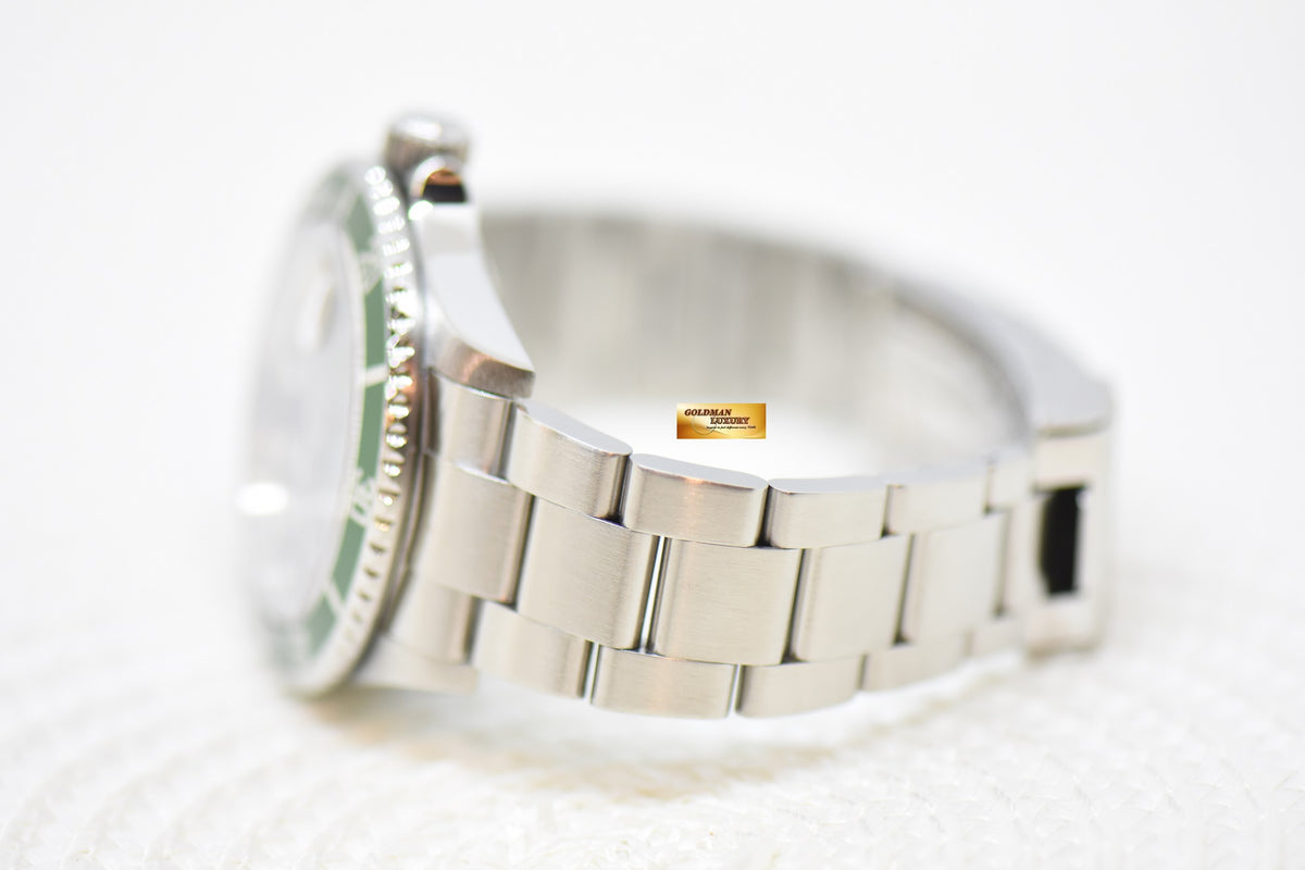 [SOLD] ROLEX OYSTER PERPETUAL SUBMARINER “KERMIT” 40mm STEEL IN BRACELET GREEN BEZEL 16610LV (MINT)