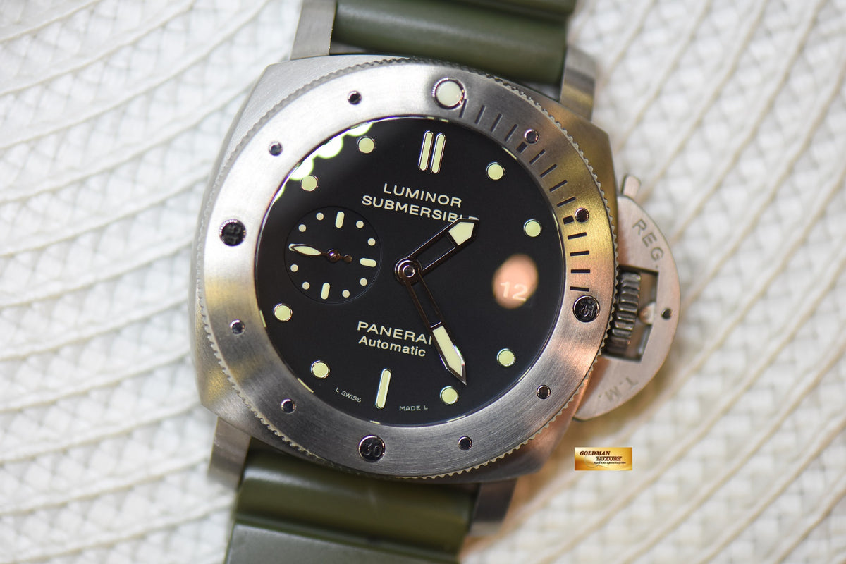 [SOLD] PANERAI LUMINOR SUBMERSIBLE 47mm TITANIUM BLACK DIAL AUTOMATIC PAM 305 (MINT)