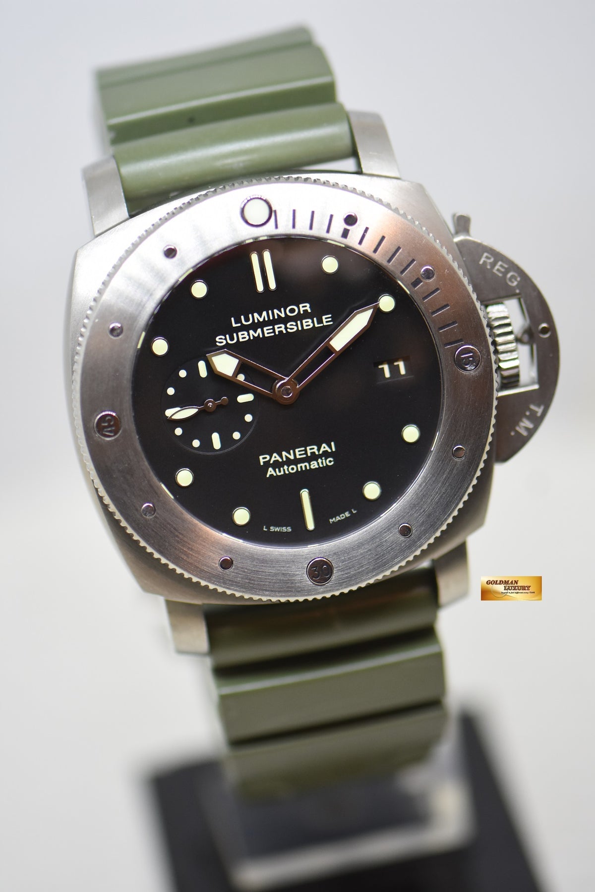 [SOLD] PANERAI LUMINOR SUBMERSIBLE 47mm TITANIUM BLACK DIAL AUTOMATIC PAM 305 (MINT)