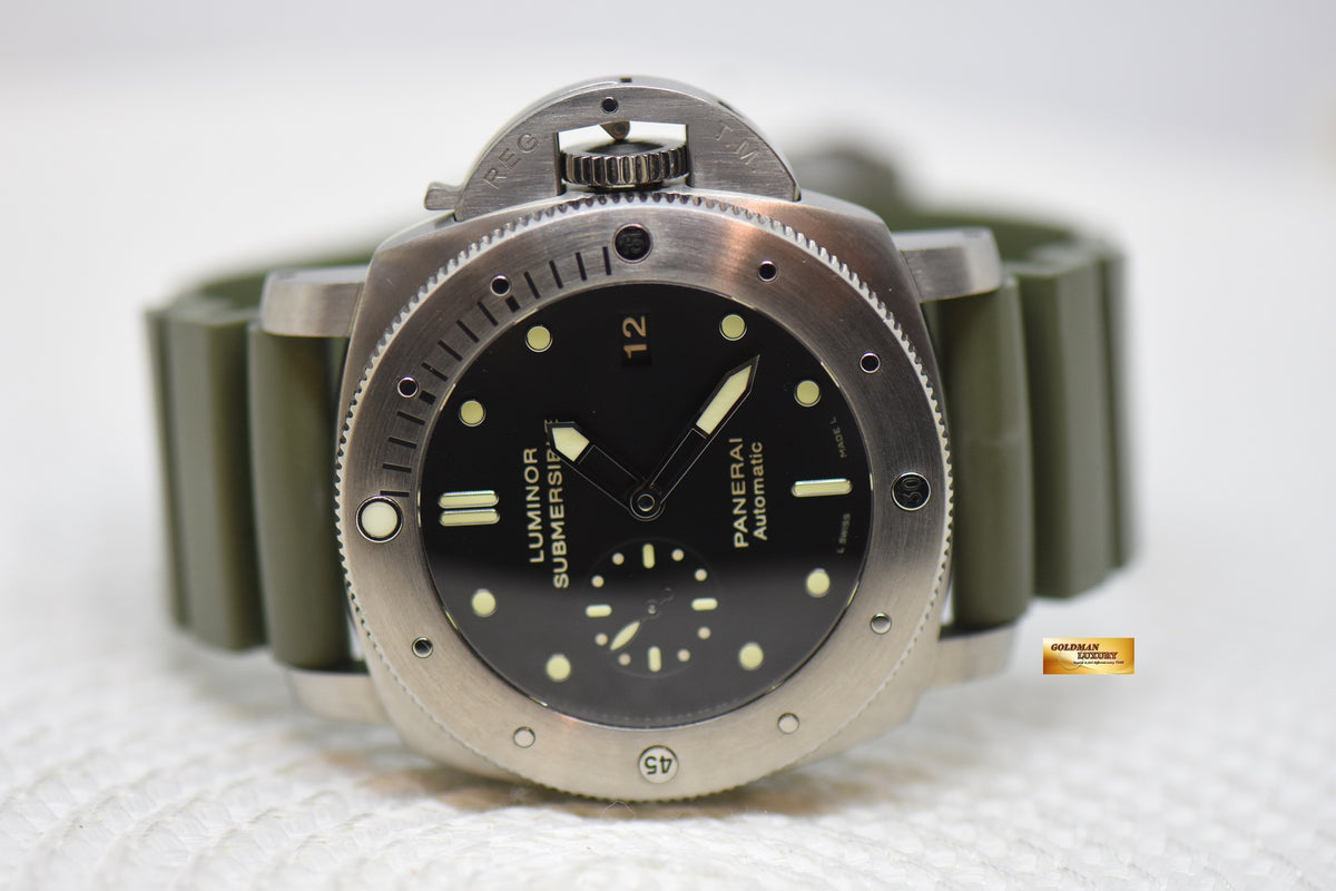 [SOLD] PANERAI LUMINOR SUBMERSIBLE 47mm TITANIUM BLACK DIAL AUTOMATIC PAM 305 (MINT)