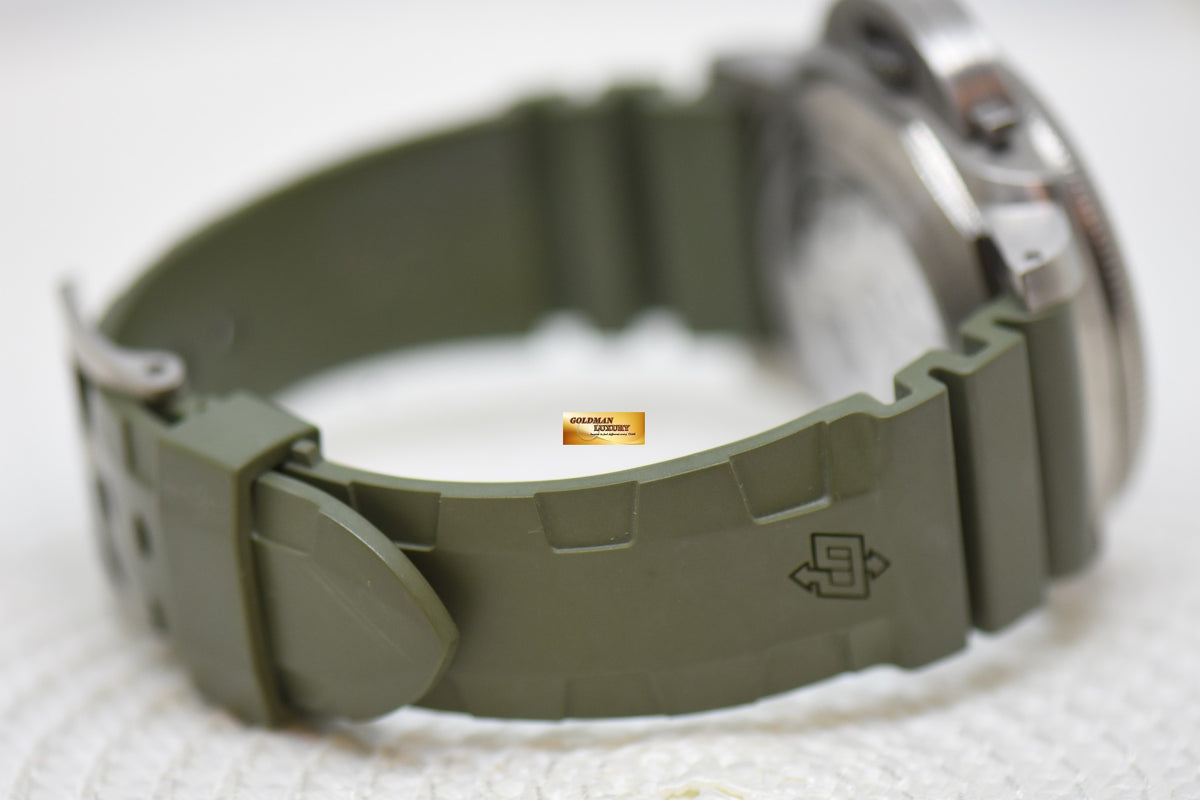 [SOLD] PANERAI LUMINOR SUBMERSIBLE 47mm TITANIUM BLACK DIAL AUTOMATIC PAM 305 (MINT)