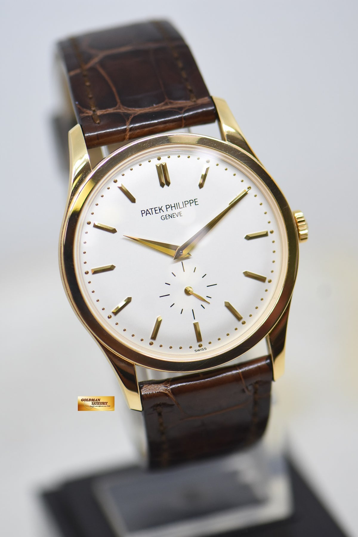 [SOLD] PATEK PHILIPPE CALATRAVA 37mm 18K YELLOW GOLD MANUAL WINDING 5196J (MINT)