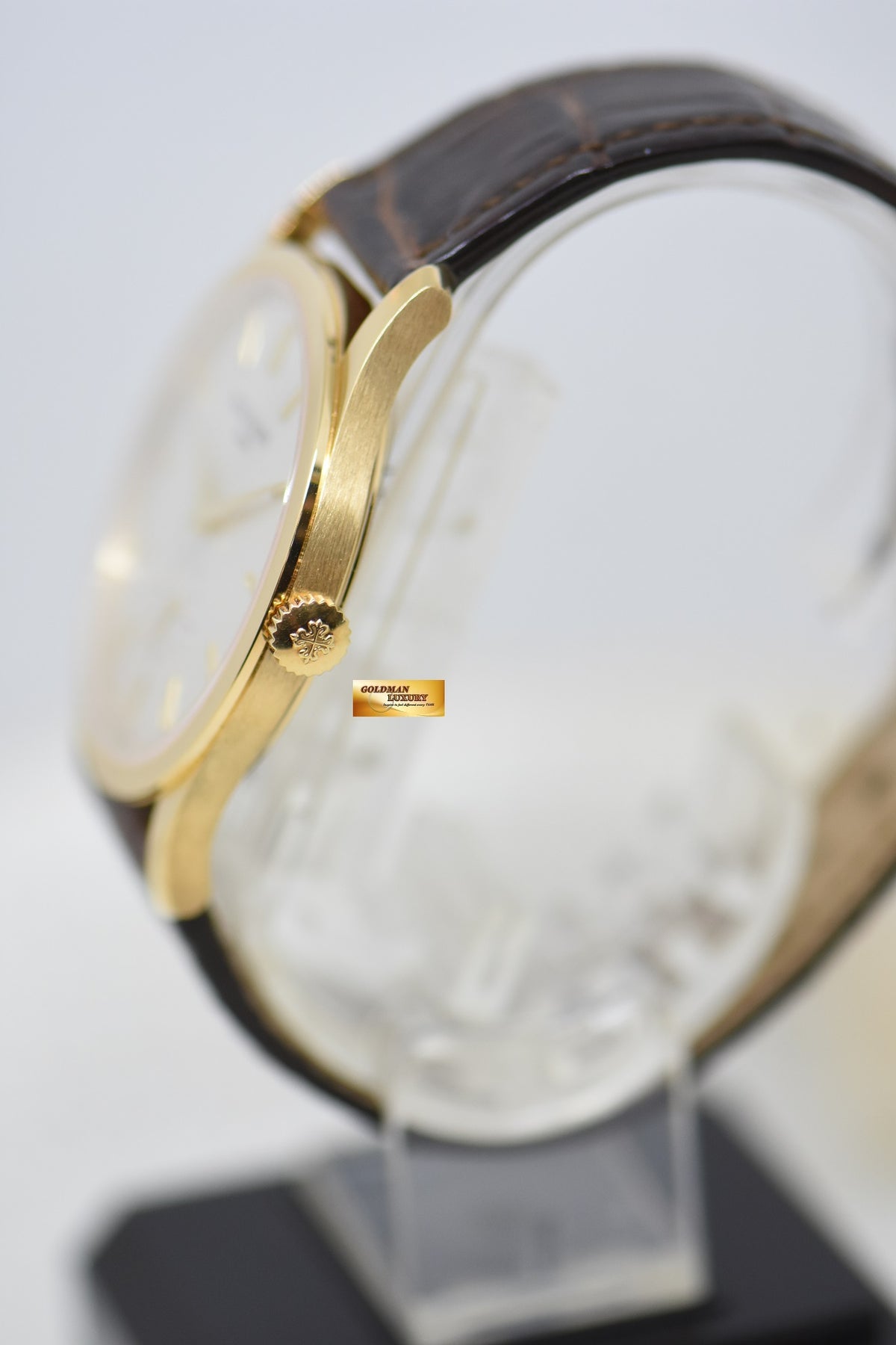 [SOLD] PATEK PHILIPPE CALATRAVA 37mm 18K YELLOW GOLD MANUAL WINDING 5196J (MINT)