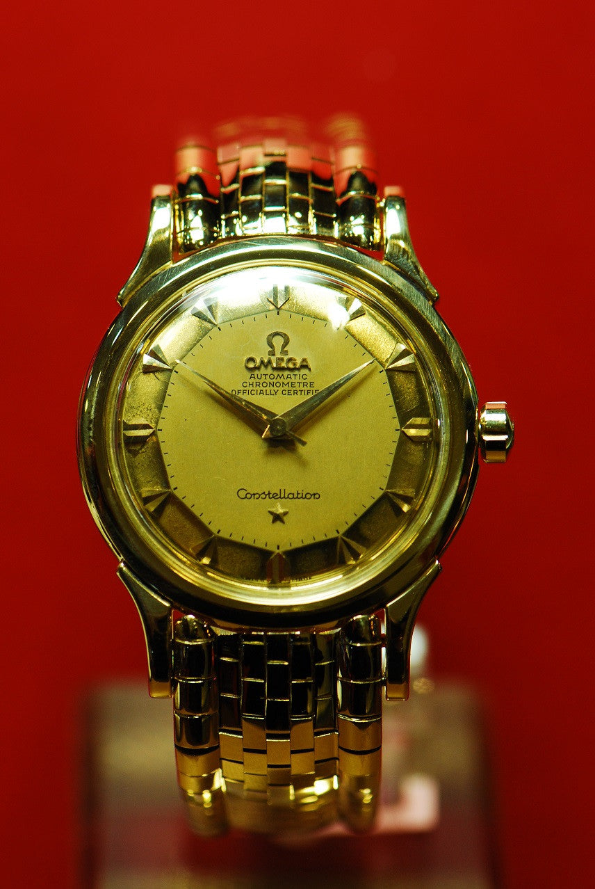 [SOLD] OMEGA CONSTELLATION STAR PIE-PAN 18K YELLOW GOLD GENTS AUTOMATIC (MINT)