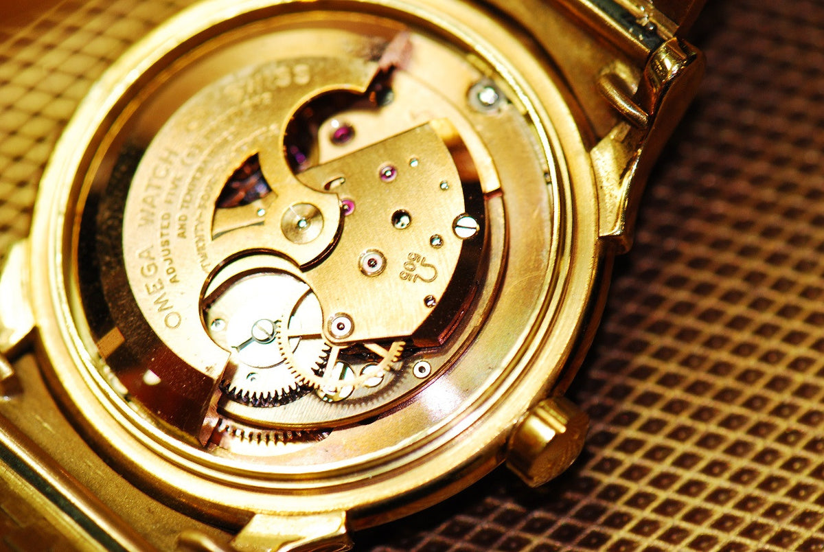 [SOLD] OMEGA CONSTELLATION STAR PIE-PAN 18K YELLOW GOLD GENTS AUTOMATIC (MINT)